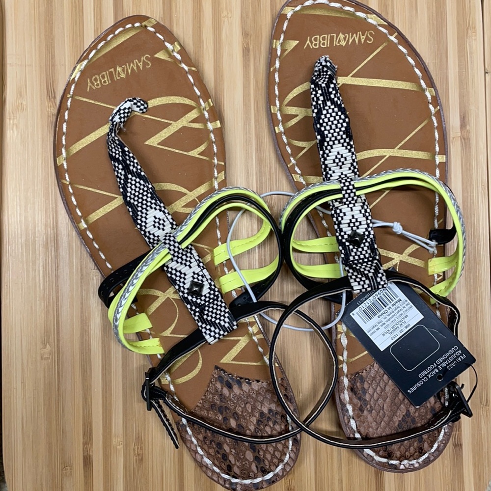 NWT Sandals